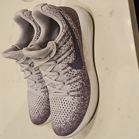 Nike Women's Lunarepic Flyknit 2 Sneakers, Size 8 - Picture 5 of 10
